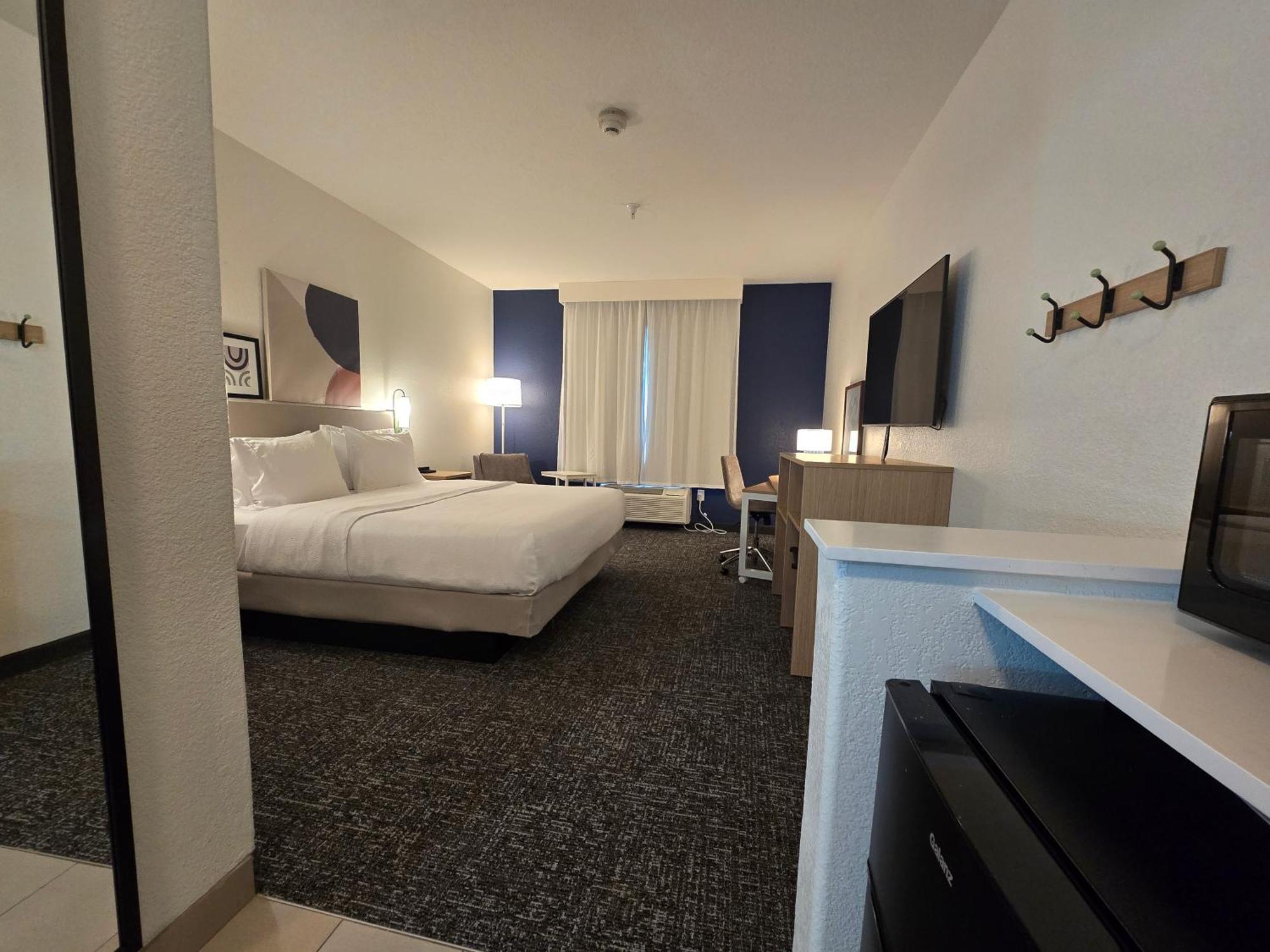 Spark By Hilton Selma