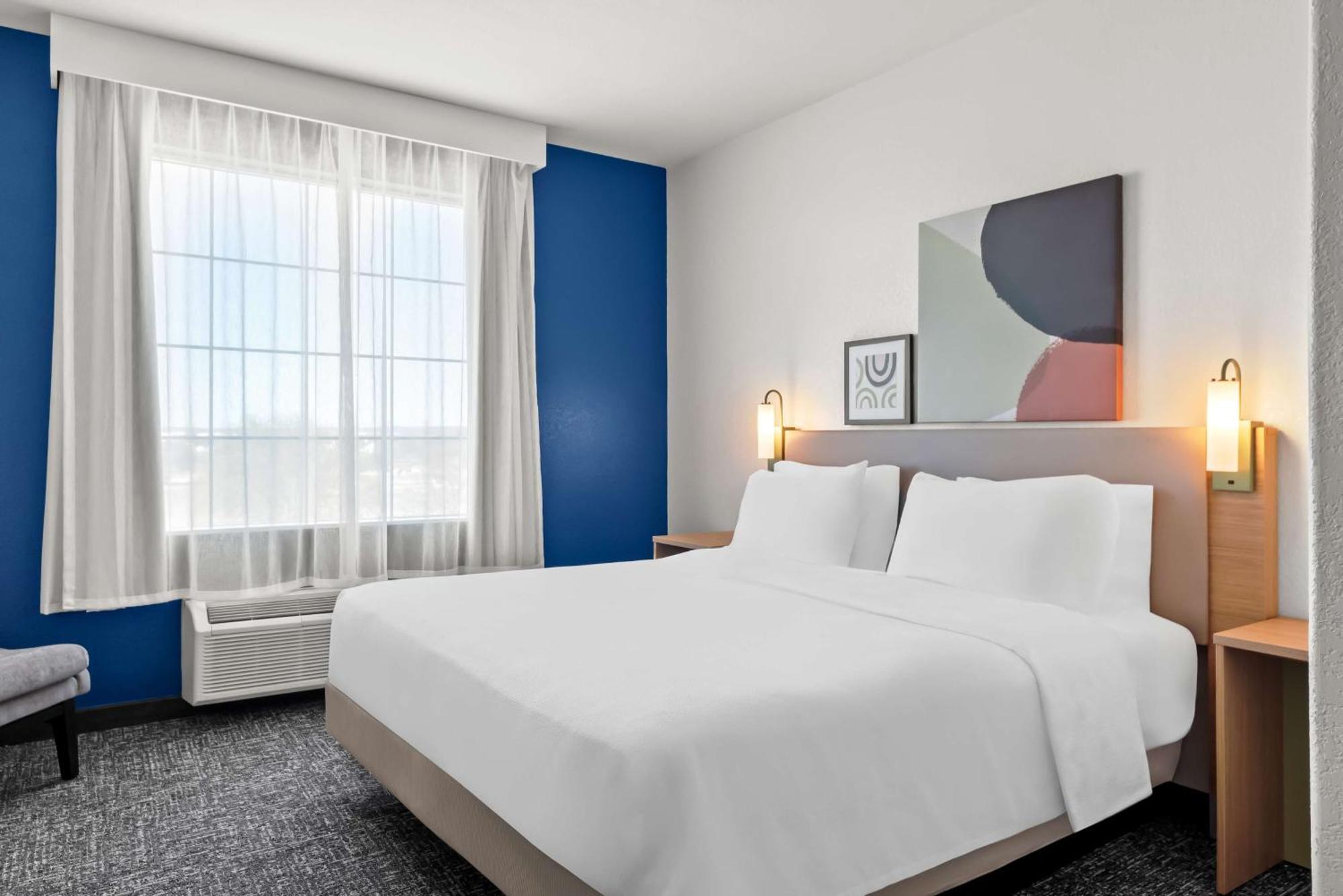 Spark By Hilton Hotel 3*